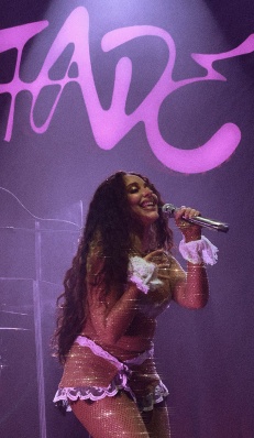 credit: Twitter/gabsghostin
