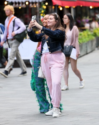 Leigh__9_~4.jpg