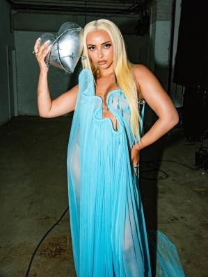 PLASTIC_BOX__Look_1_Wearing__rohit_mane______karenstanleyphoto.jpg
