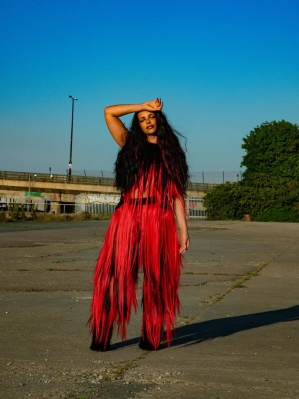 PLASTIC_BOX__Look_3_Wearing__taibataiba___Styling__zackandjamiestyle_Hair__aaroncarlohair_Make_up__monaleannemakeup_Nails__stephie_nails____karenstanleyphoto_28329.jpg