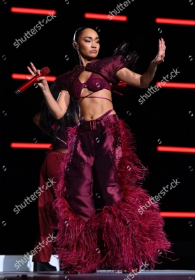 https___www_shutterstock_com_editorial_image-editorial_M0T8Yex8N2z9A7y1ODg5OTQ3D_leigh-anne-performing-on-stage-capital_s-jingle-bell-1500w-16007429fy.jpg