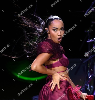 https___www_shutterstock_com_editorial_image-editorial_M1T8Ycx9Naz5Aay0ODY4OTA3D_leigh-anne-performing-on-stage-capital_s-jingle-bell-1500w-16007429ee~0.jpg