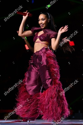 https___www_shutterstock_com_editorial_image-editorial_M2TbY9x9N7z7AdybODg4NDU3D_leigh-anne-performing-on-stage-capital_s-jingle-bell-1500w-16007429fp.jpg