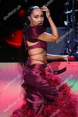 https___www_shutterstock_com_editorial_image-editorial_M7T1Y8xcNazfA0y7ODY4OTQ3D_leigh-anne-performing-on-stage-capital_s-jingle-bell-1500w-16007429eg.jpg