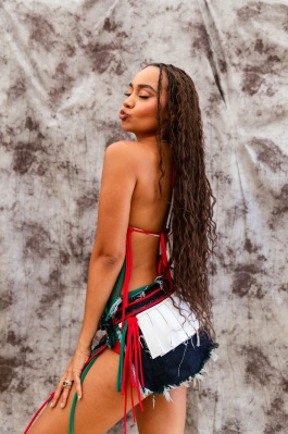 imgi_1_leigh_anne_reading_festival_frances_beach-06.jpg