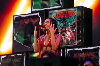 imgi_2_leigh_anne_reading_festival_frances_beach-13.jpg