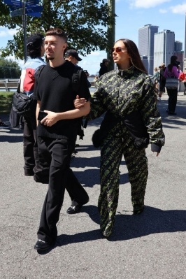 jade-thirlwall-arrives-at-off-white-show-at-new-york-fashion-week-09-08-2024-0.jpg