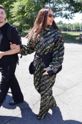 jade-thirlwall-arrives-at-off-white-show-at-new-york-fashion-week-09-08-2024-2.jpg