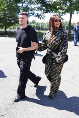 jade-thirlwall-arrives-at-off-white-show-at-new-york-fashion-week-09-08-2024-3.jpg