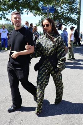 jade-thirlwall-arrives-at-off-white-show-at-new-york-fashion-week-09-08-2024-4.jpg