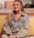 perrie_lorreine_281029.jpeg