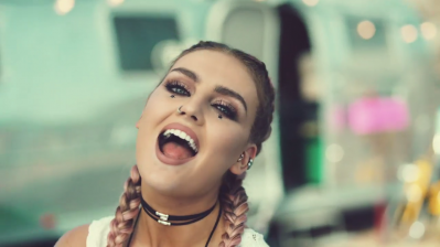 Little_Mix_-_Shout_Out_to_My_Ex_28Official_Video29_mp4_000216302.png