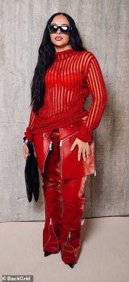 95911785-14469013-Jade_Thirlwall_pictured_and_Ice_Spice_put_on_a_quirky_display_in-a-85_1741275239.jpg