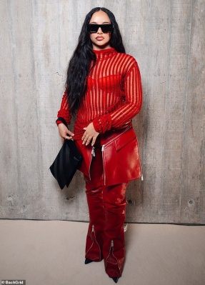 95911787-14469013-Former_Little_Mix_star_Jade_32_sent_pulses_racing_as_she_wore_a_-m-31_1741272352.jpg