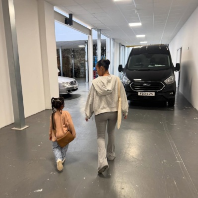 Life_lately______ps__First_time_for_the_girls_watching_me_on_set_at_a_shoot______cutest_thing_ever21_Kept_trying_to_get_in_the_shot_and_def_had_to_much_haribo___but_all_in_all_we_had_the_BE_28329.jpg
