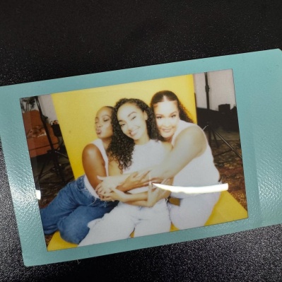 Life_lately______ps__First_time_for_the_girls_watching_me_on_set_at_a_shoot______cutest_thing_ever21_Kept_trying_to_get_in_the_shot_and_def_had_to_much_haribo___but_all_in_all_we_had_the_BE_28429.jpg